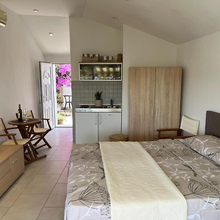 Studio Apartment Sol Mlini Luaran gambar